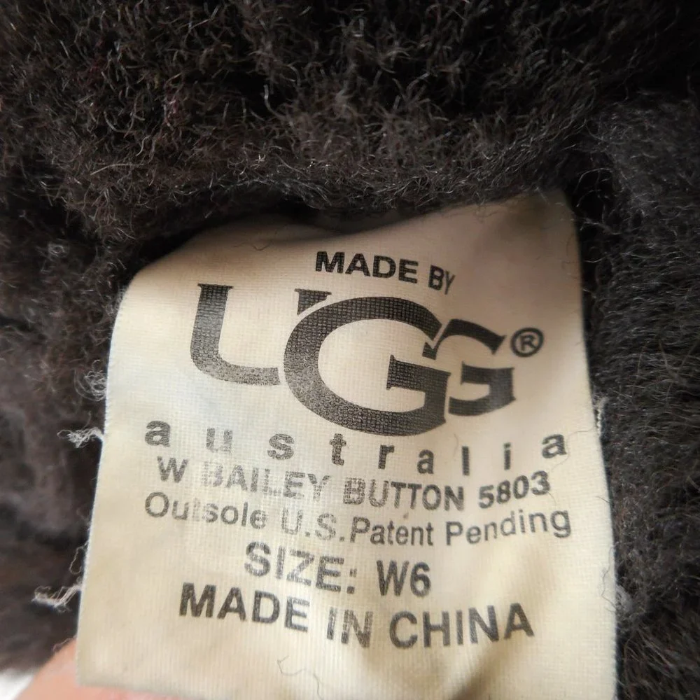 UGG Womens Sz 6 US Bailey Button Sheepskin Boots 5803 Dark Brown